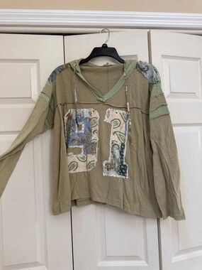 NEW - POL - '91' Patch Floral Long Sleeve Hoodie in Sage Green - Woman's Medium